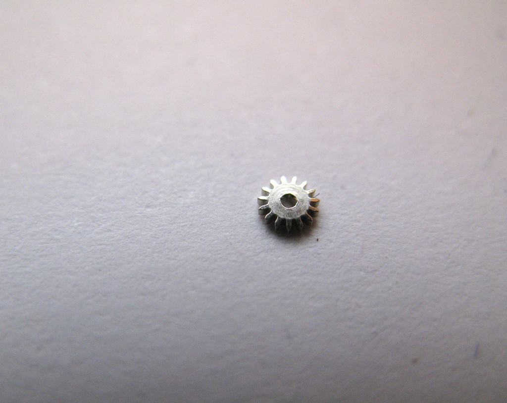 UNIVERSAL WATCH 2-66,1-67,1-66,66 WINDING PINION PART NUMBER 410