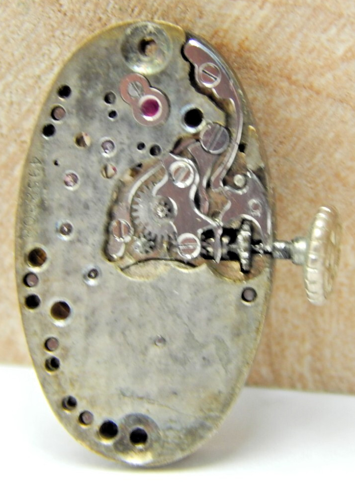 Vintage Longines 17 jewel adjusted art deco wrist watch movement with crown