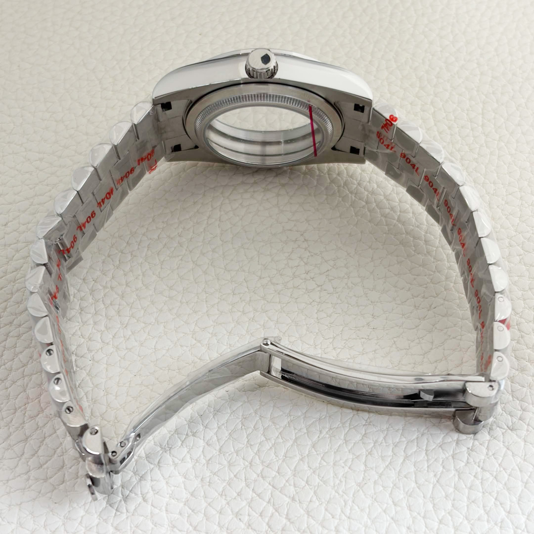 36MM Smooth Bezel Silver Watch Case Sapphire Glass Fitting NH35/36 Movement