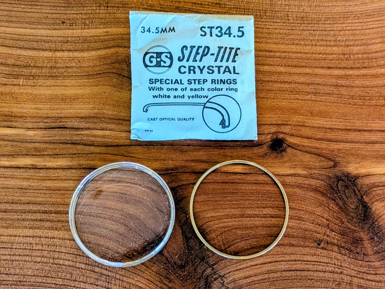 GS ST Step-Tite 24.9 – 34.5 mm Watch Crystals, with Silver & Gold Tension Rings