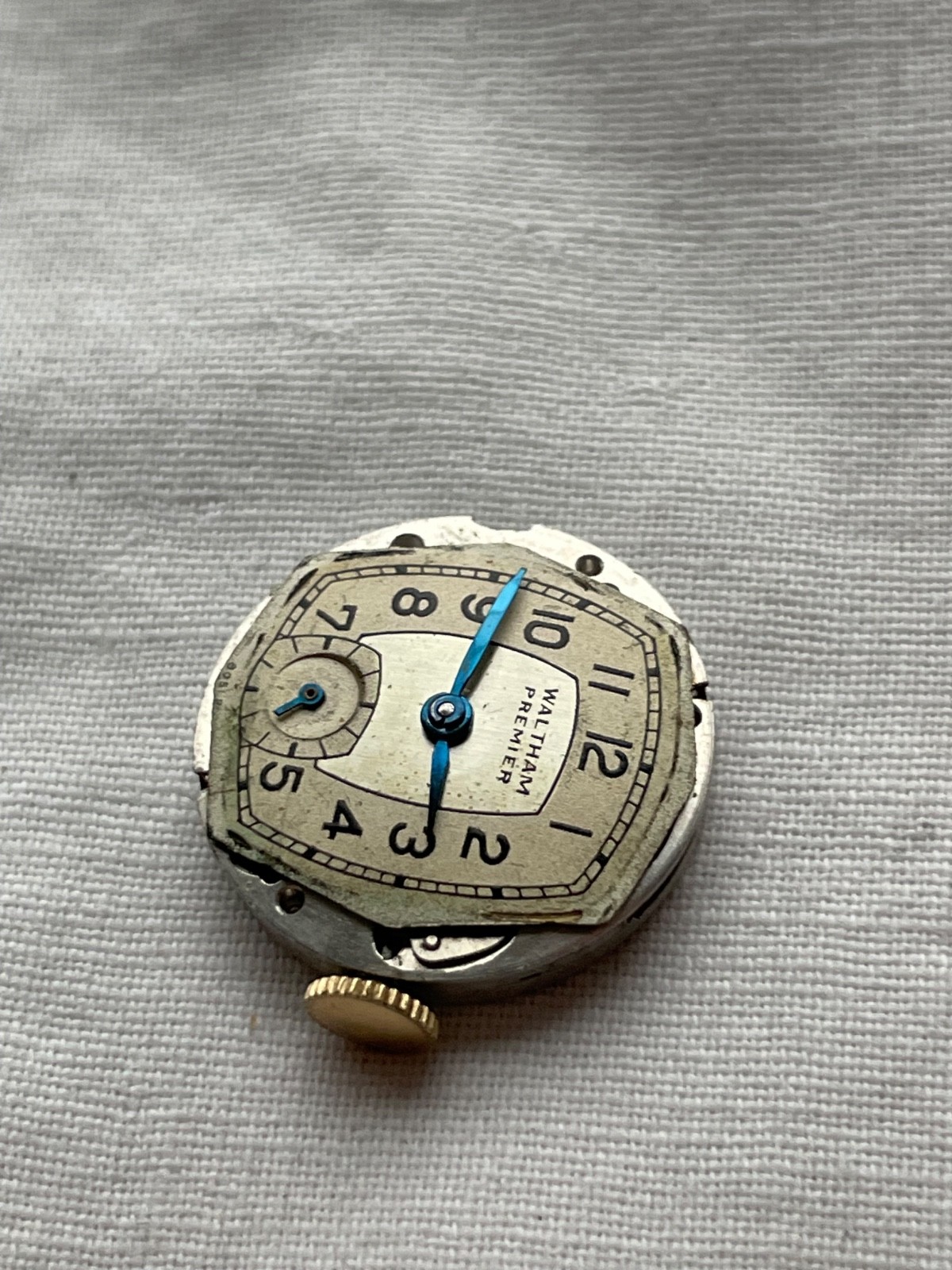 Waltham Premier – movement for women watches RUNS