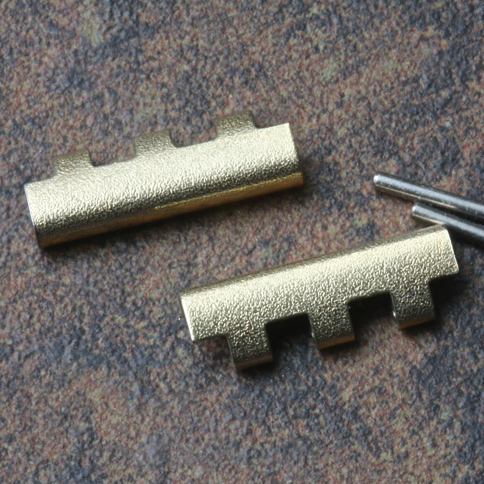 Gold frosted finish 17mm end pieces for 7-row NSA band vintage watch bracelet