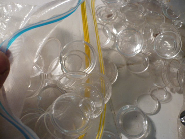 500 – 1000 VINTAGE PLASTIC WATCH CRYSTALS & CLOCK HANDS
