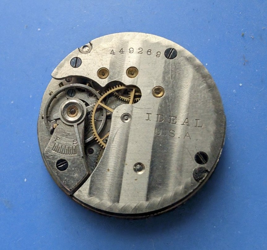 VINTAGE 29.4MM IDEAL HUNTING POCKET WATCH MOVEMENT NOT RUNNING