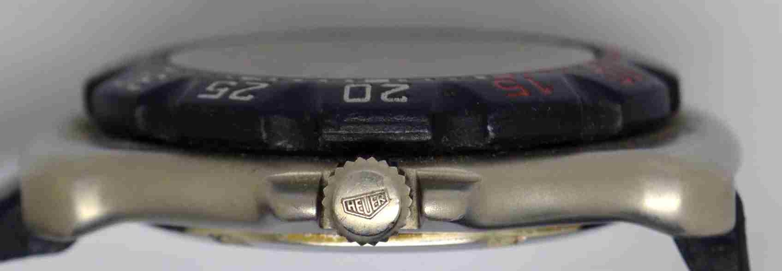 TAG HEUER Professional 200 Meters QUARTZ Wristwatch. Ref: 374.513