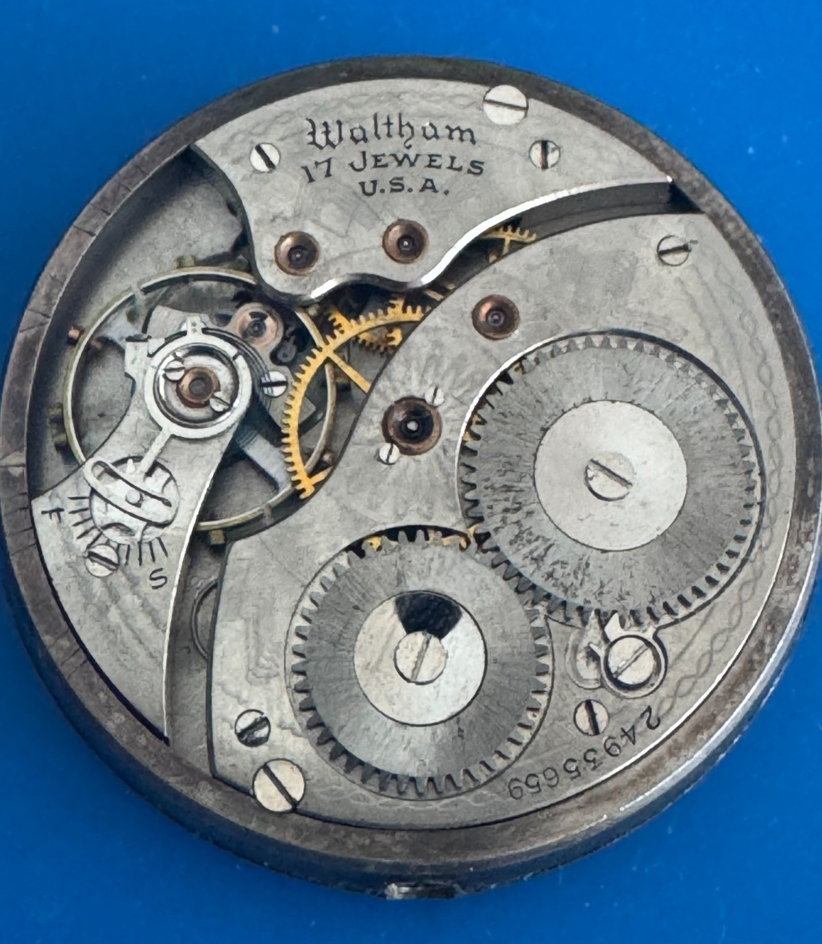 12 SIZE WALTHAM GR. 225 POCKET WATCH MOVEMENT NOT RUNNING BAD BALANCE STAFF 17J