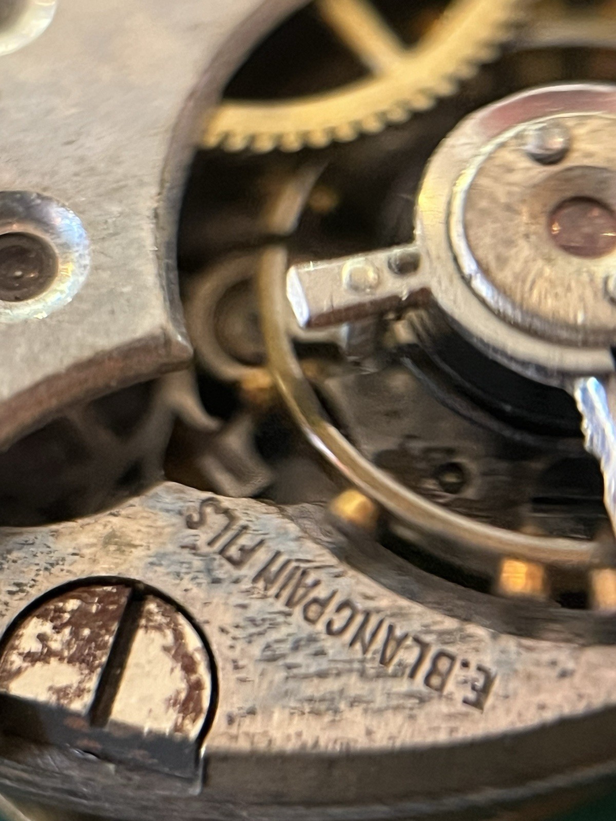 GOOD BALANCE Vintage Blancpain 10.5 Ligne 17j Watch Movement RUNS INTERMITTENTLY