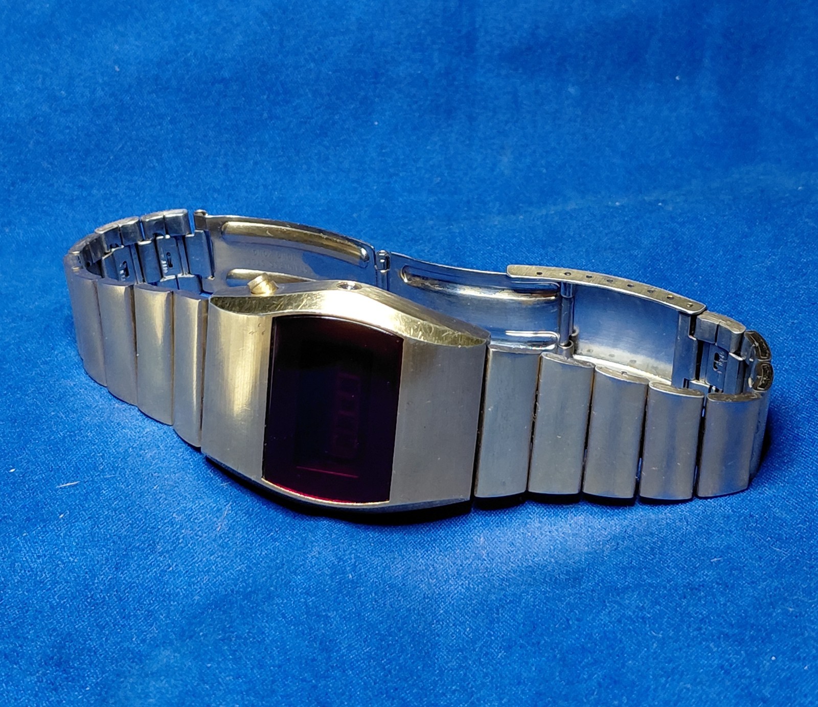 Empty Men’s Goldtone Red LED Screen Watch Case w/Band *Only * Very Clean