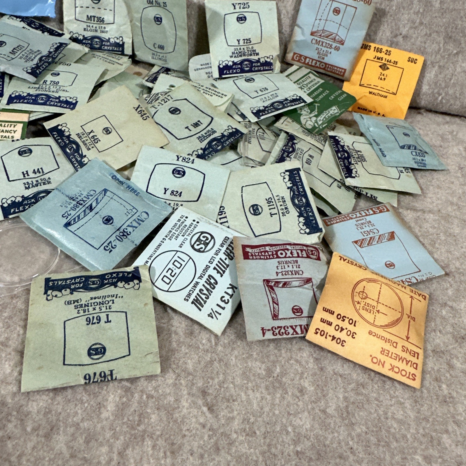 LOT OF ELECTRO SEAL PERMATEX GS ROUND WATCH CRYSTALS WATCHMAKER