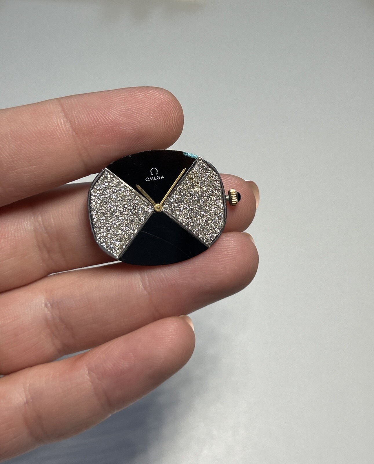 Collectible Stunning Diamond & Onyx OMEGA Cal 620 17J Swiss Men’s Watch Movement