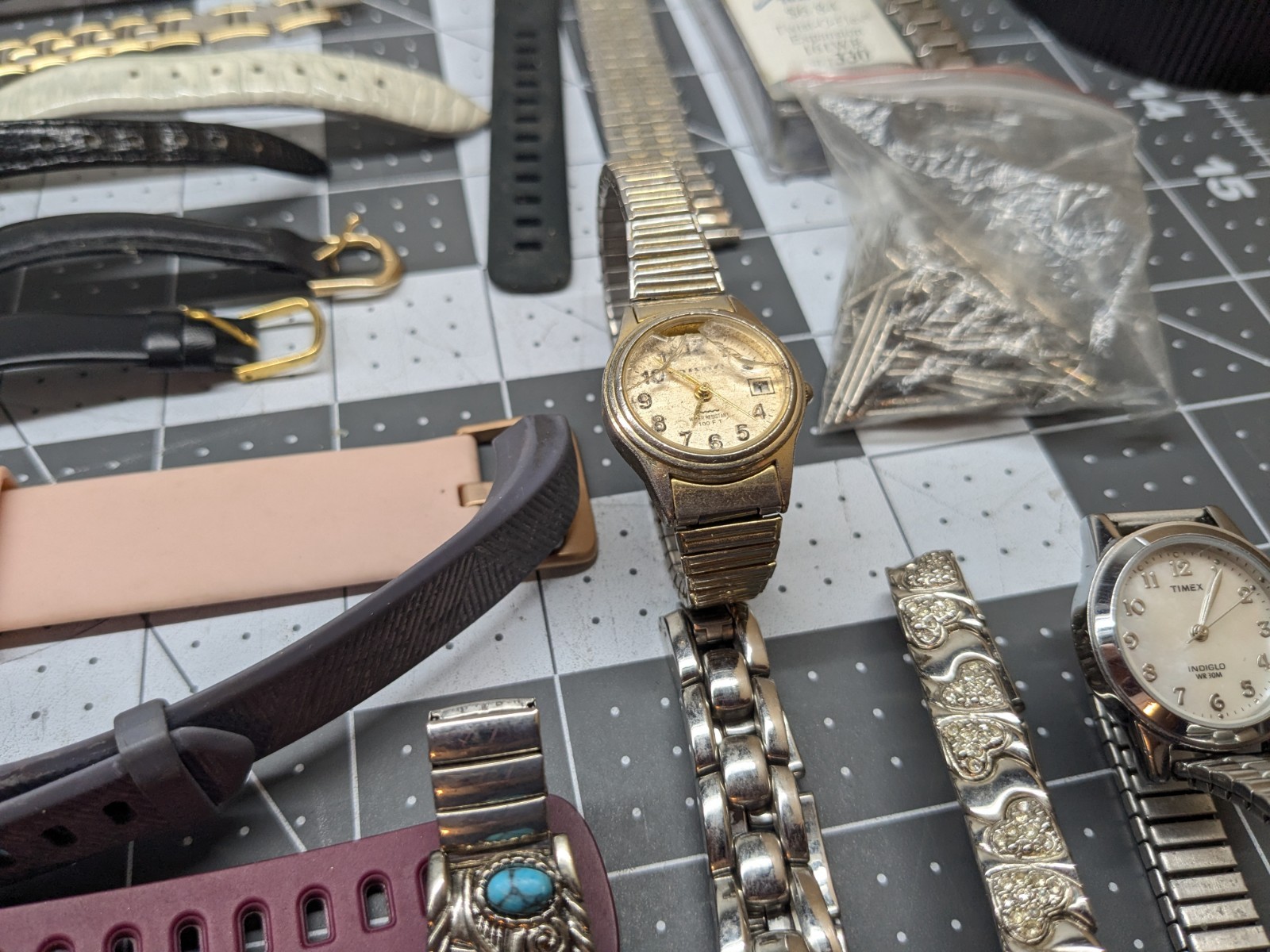 Bulk Watch Lot Timex,Fossil,Quartz Movements 25 Watches + Accessories