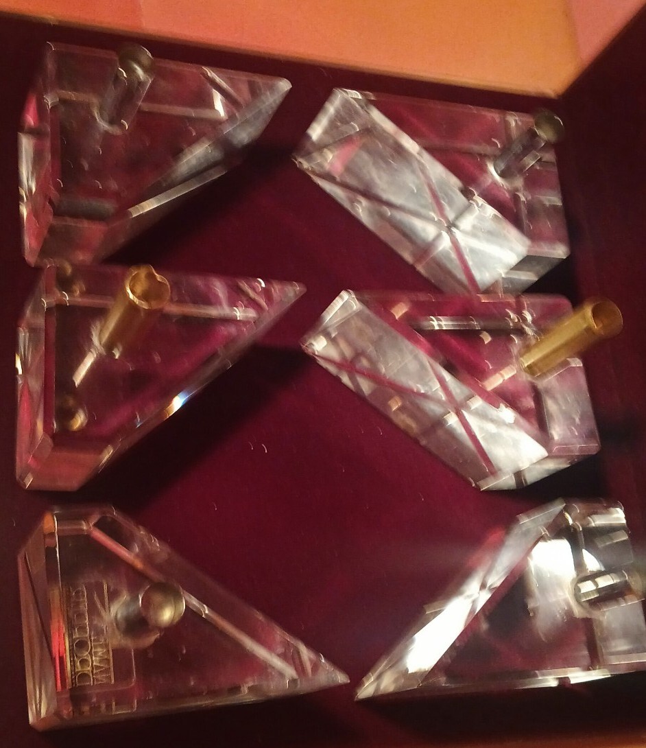 1 CRYSTAL CUT BRACKET WATCH+JEWELS+ GOLD DIAMOND HOLDER TRAYS STAND SHOWCASE VTG