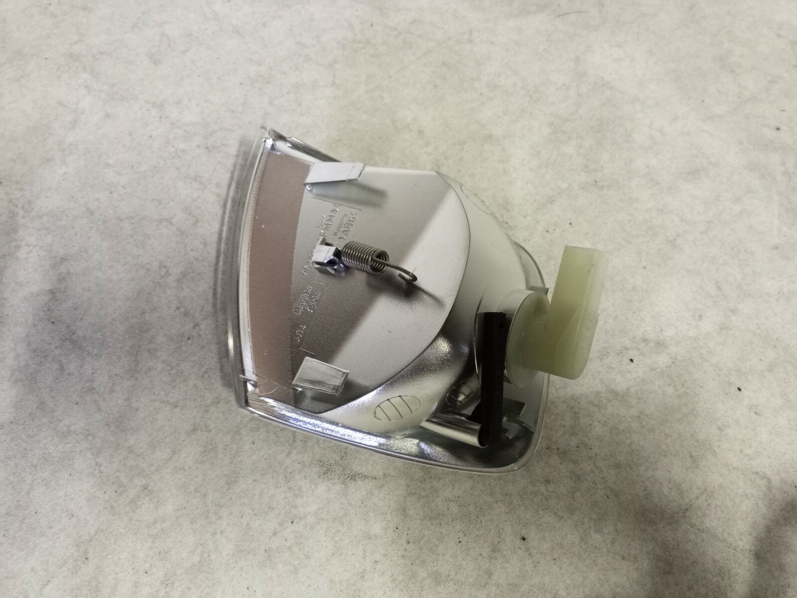 VOLKSWAGEN POLO LEFT SIDE INDICATOR LIGHT 6N0953041N 99-01