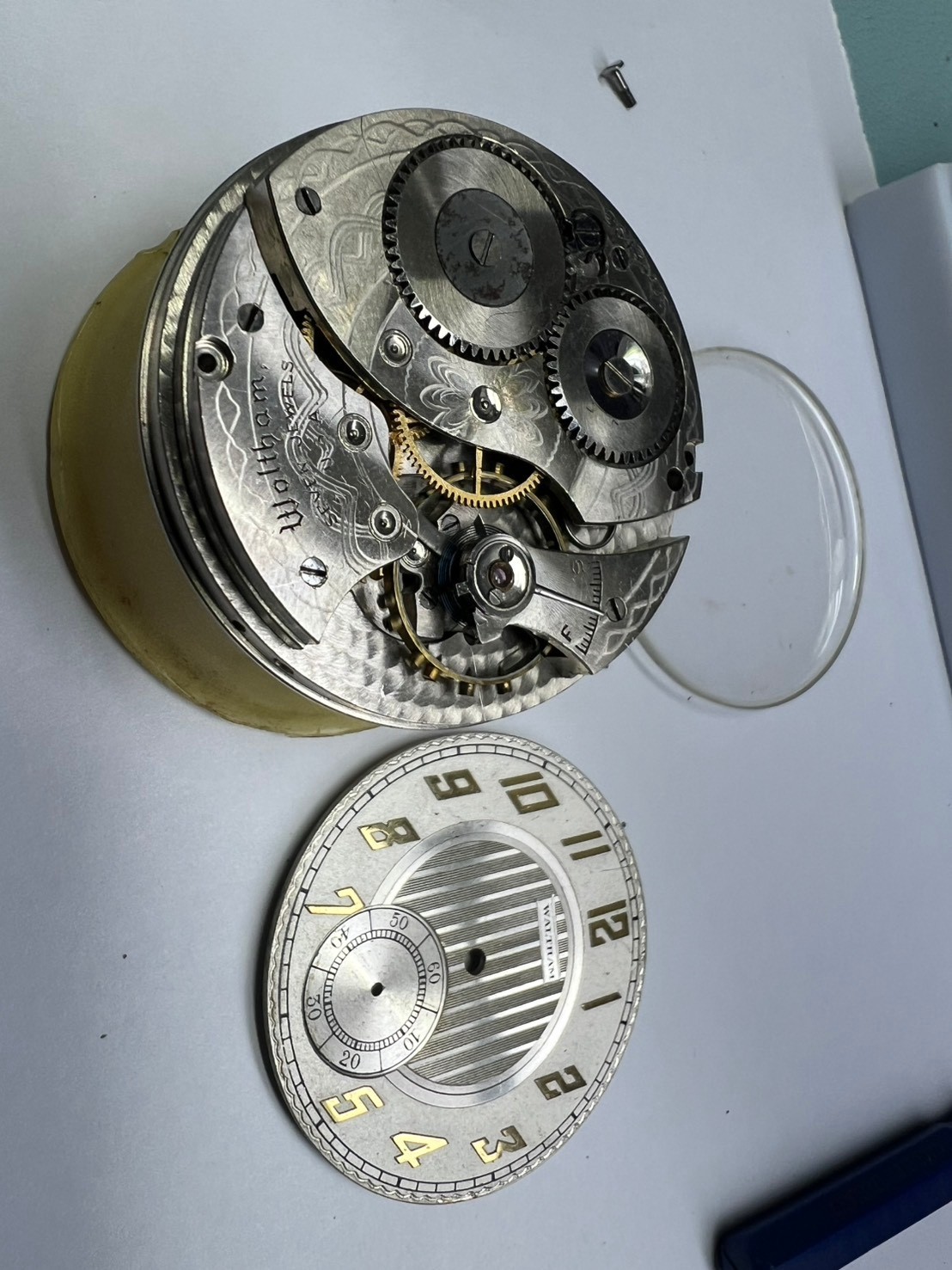 147. Waltham 12 s 7 J Y 1928 grade 210 model 1894 movement part good balance