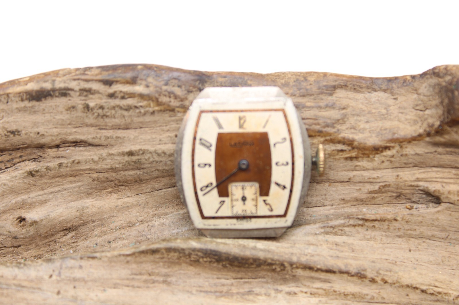 LATHAM SWISS WATCH MOVEMENT 7j 23×26.1mm LOD FOR REPAIR (LO3)