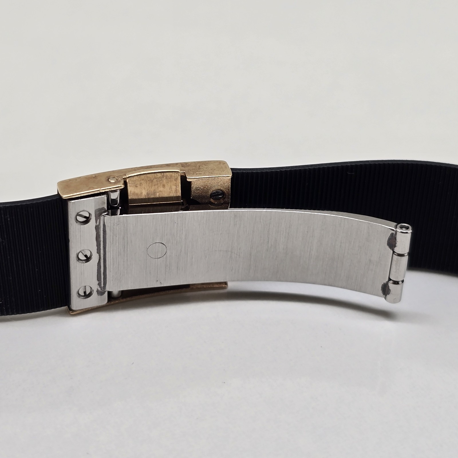 IWC PORSCHE DESIGN 3720 CHRONO WATCH 18K GOLD CLASP & STRAP (MINT & ORIGINAL)