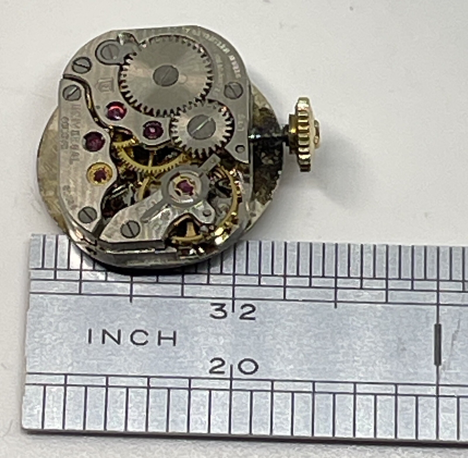UNIVERSAL GENEVE MOVEMENT Swiss 17 Jewels Runs