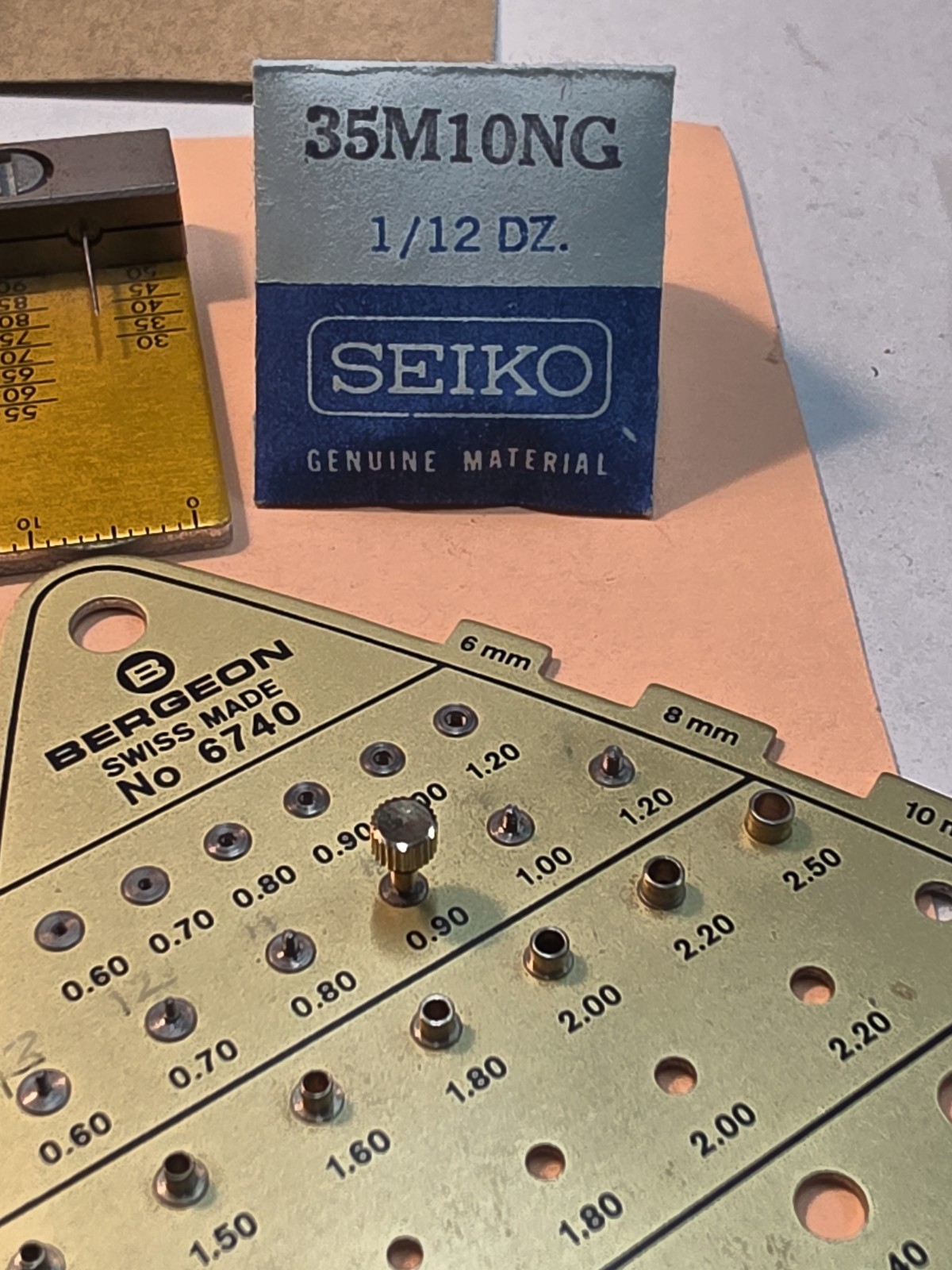 NOS Seiko 3.40 Yellow Crown PN 35M10NG For Cases As Shown