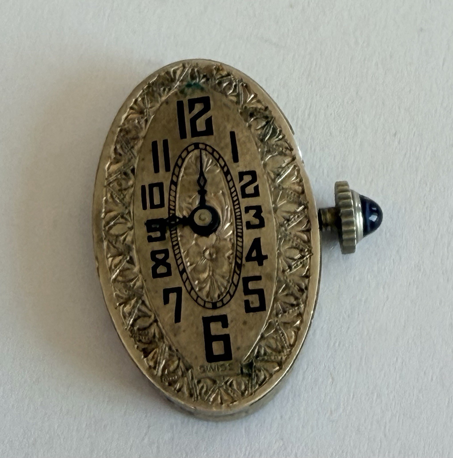 Working Vintage Banner Watch Co Oval Dial & Movement 15J 2 Adj Art Deco Swiss