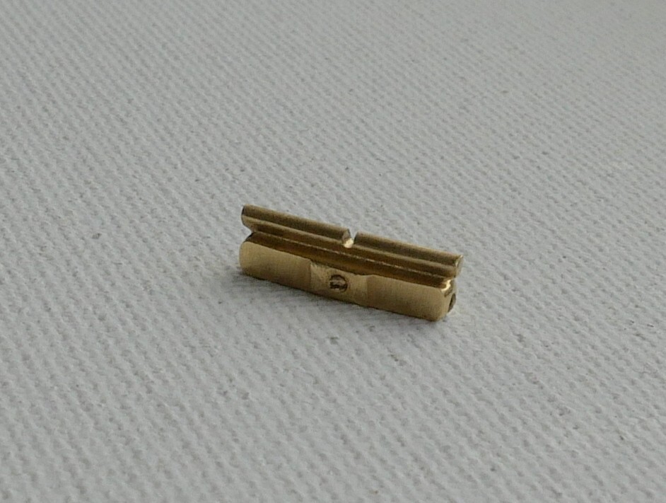 18K YELLOW GOLD PIAGET POLO HALF LINK