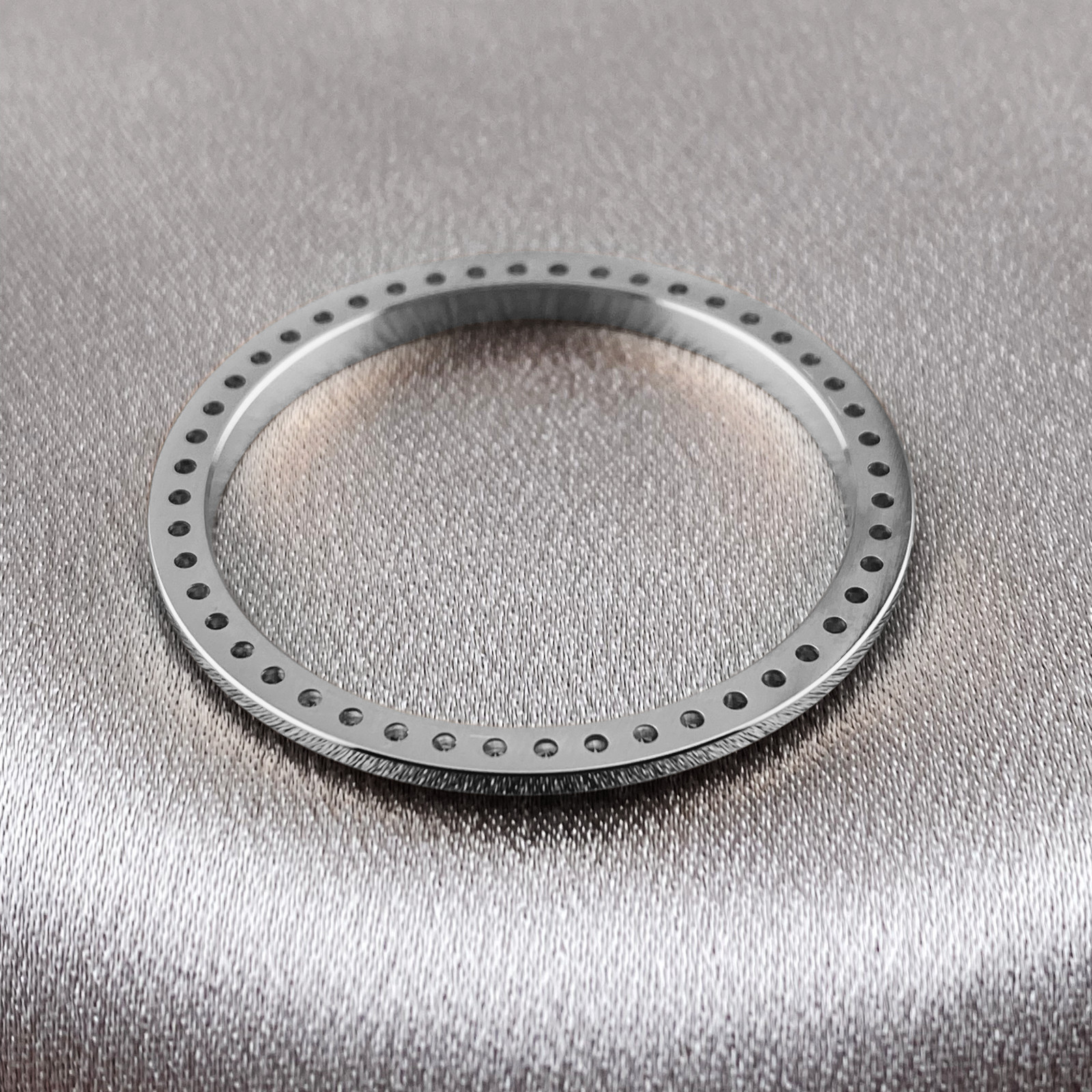 CUSTOM DIAMOND BEZEL 2.20 CTS. STAINLESS FOR ROLEX DATEJUST 40-41 MM REF. 126300
