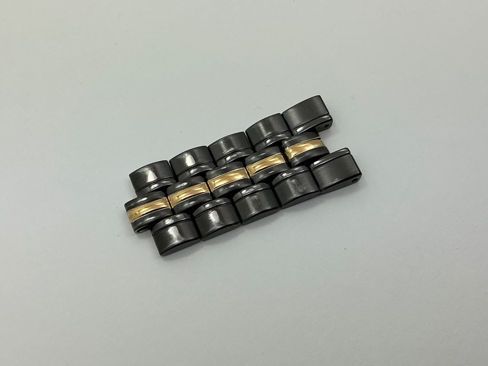 Men’s Seiko Caseback 5M42-0M29 Black and Gold Tone CONTINUOUS Partial Band