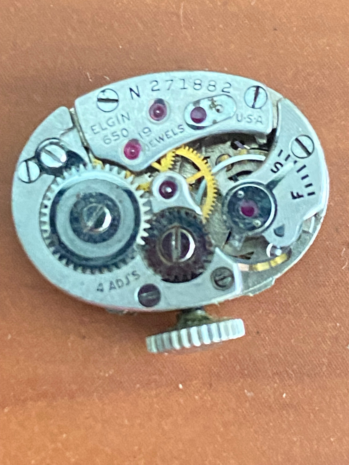 VINTAGE LADIES ELGIN WRIST WATCH MOVEMENT, CAL. 650, KEEPING TIME, 19 JEWEL