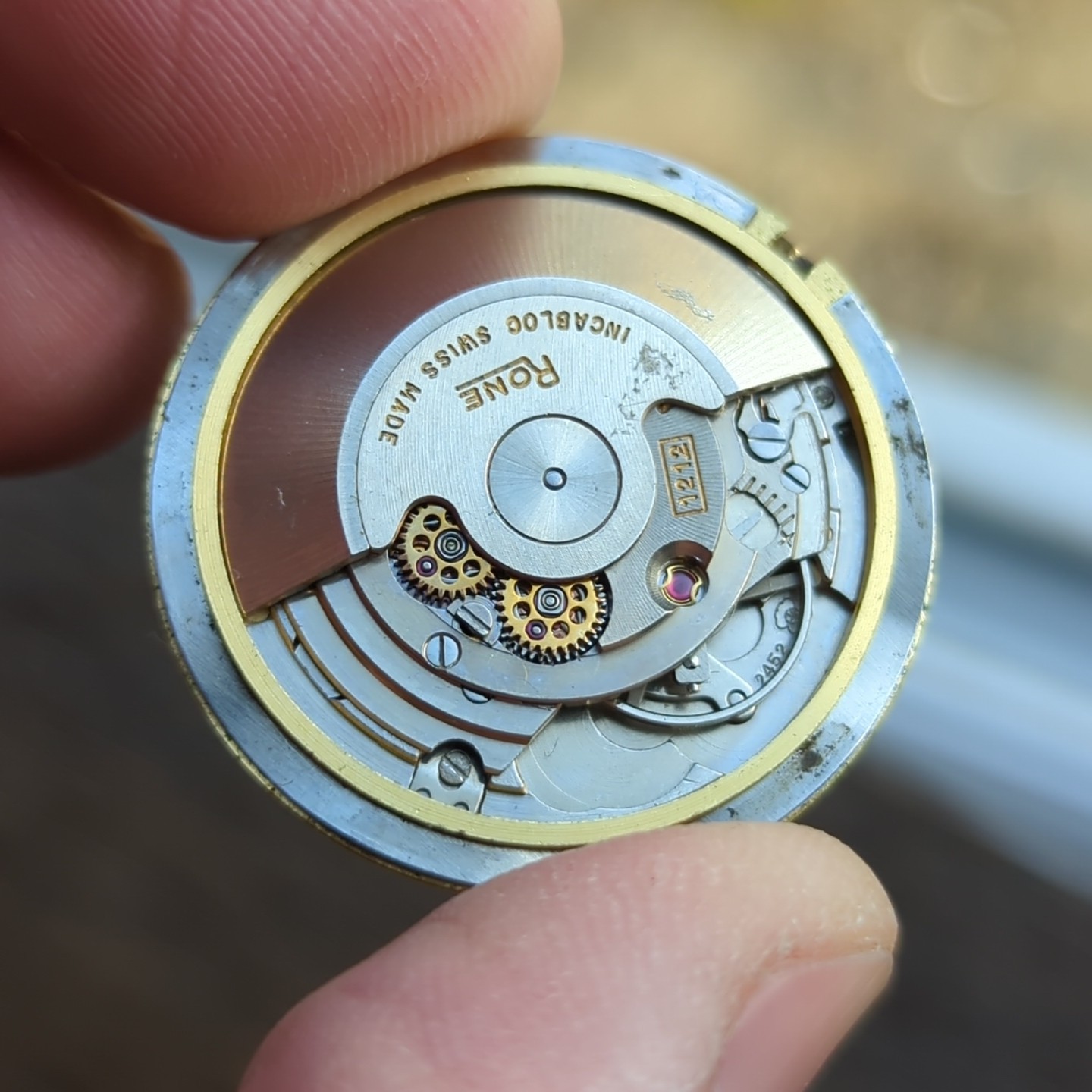 ETA 2452 Automatic Watch Movement, Good Balance, Ticking but Stops (S28)