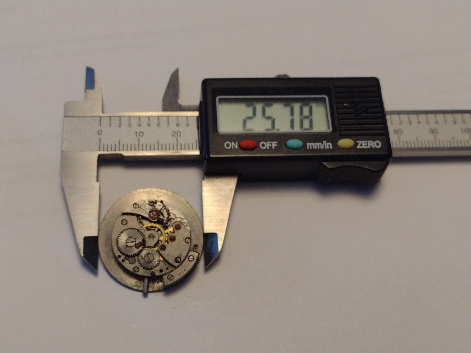 Vintage EMPIRE Watch Movement For Parts or Repair NOT WORKING!