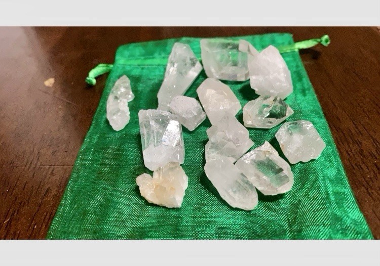 Clear Quartz Crystal Hand Mined Arkansas Quartz 2oz Approx 10 Individual Crystal