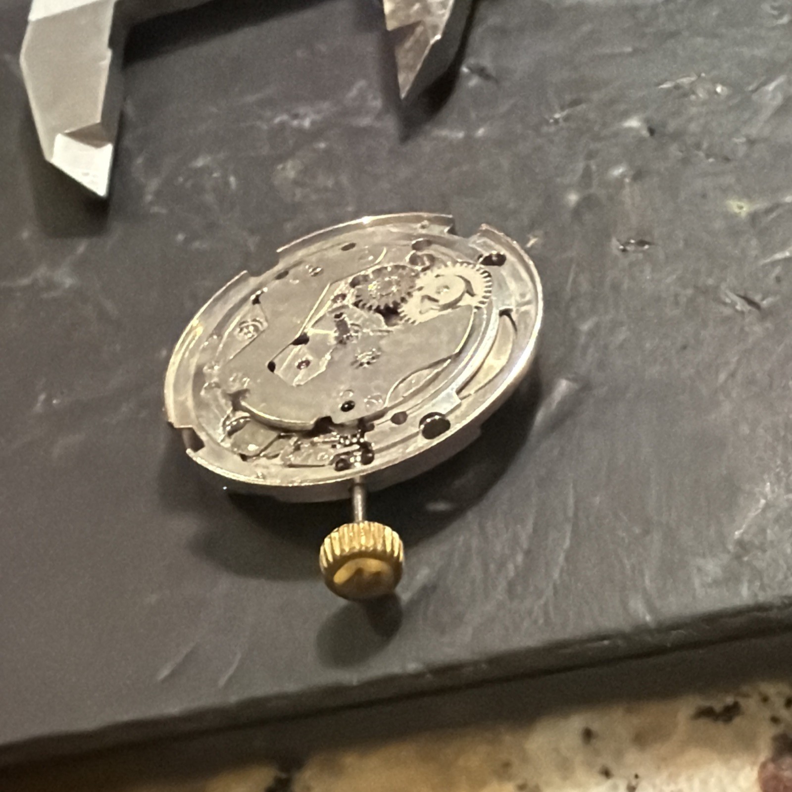 AG12 VINTAGE MEN’S WALTHAM AUTOMATIC WRIST WATCH MOVEMENT UNTESTED SOLD AS IS***