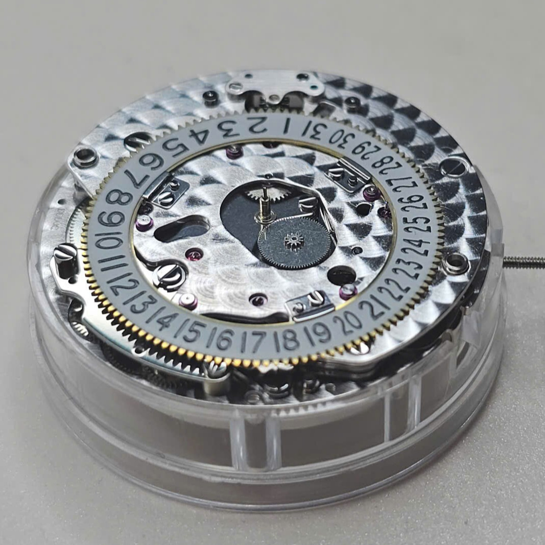 TAG Heuer Calibre 12 – ETA2892A2 Movement w/ Dubois Depraz DD2008 Modular Chrono