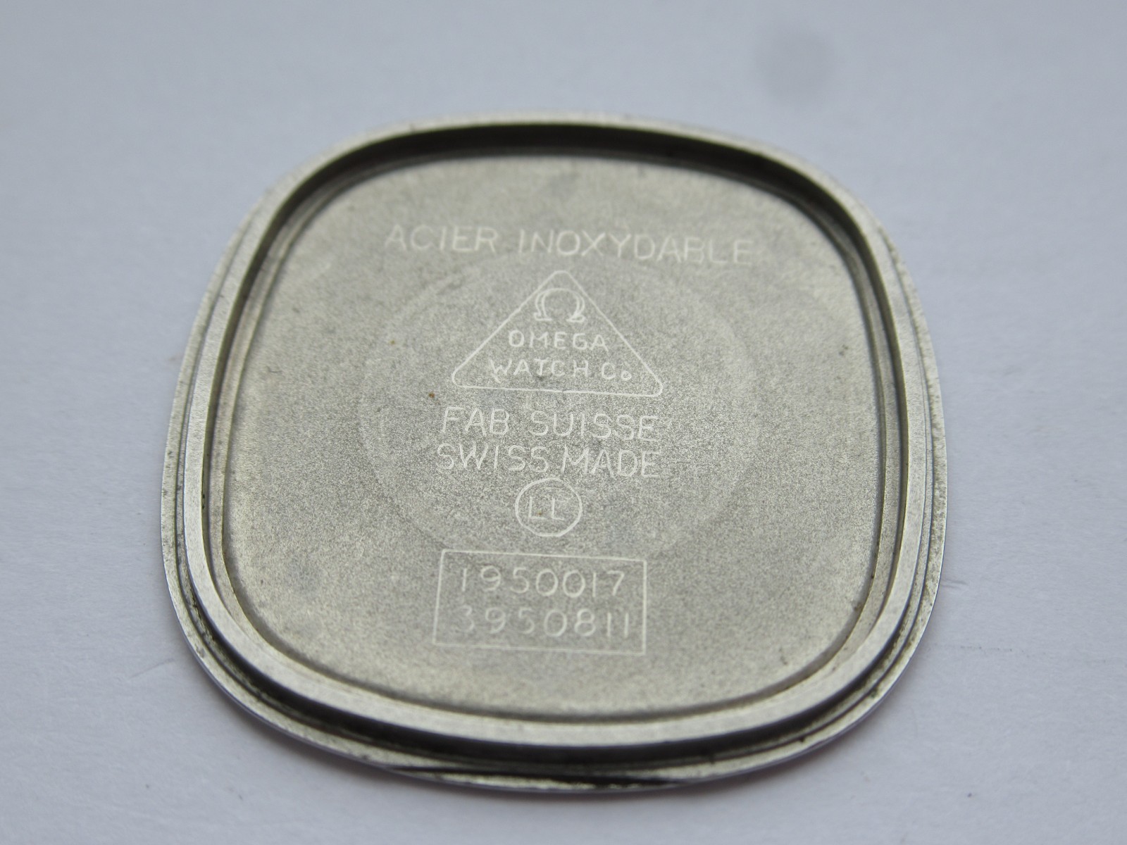 Omega De Ville Quartz 1336 Vintage Watch Case Back Cover 1950017 39050811 Used