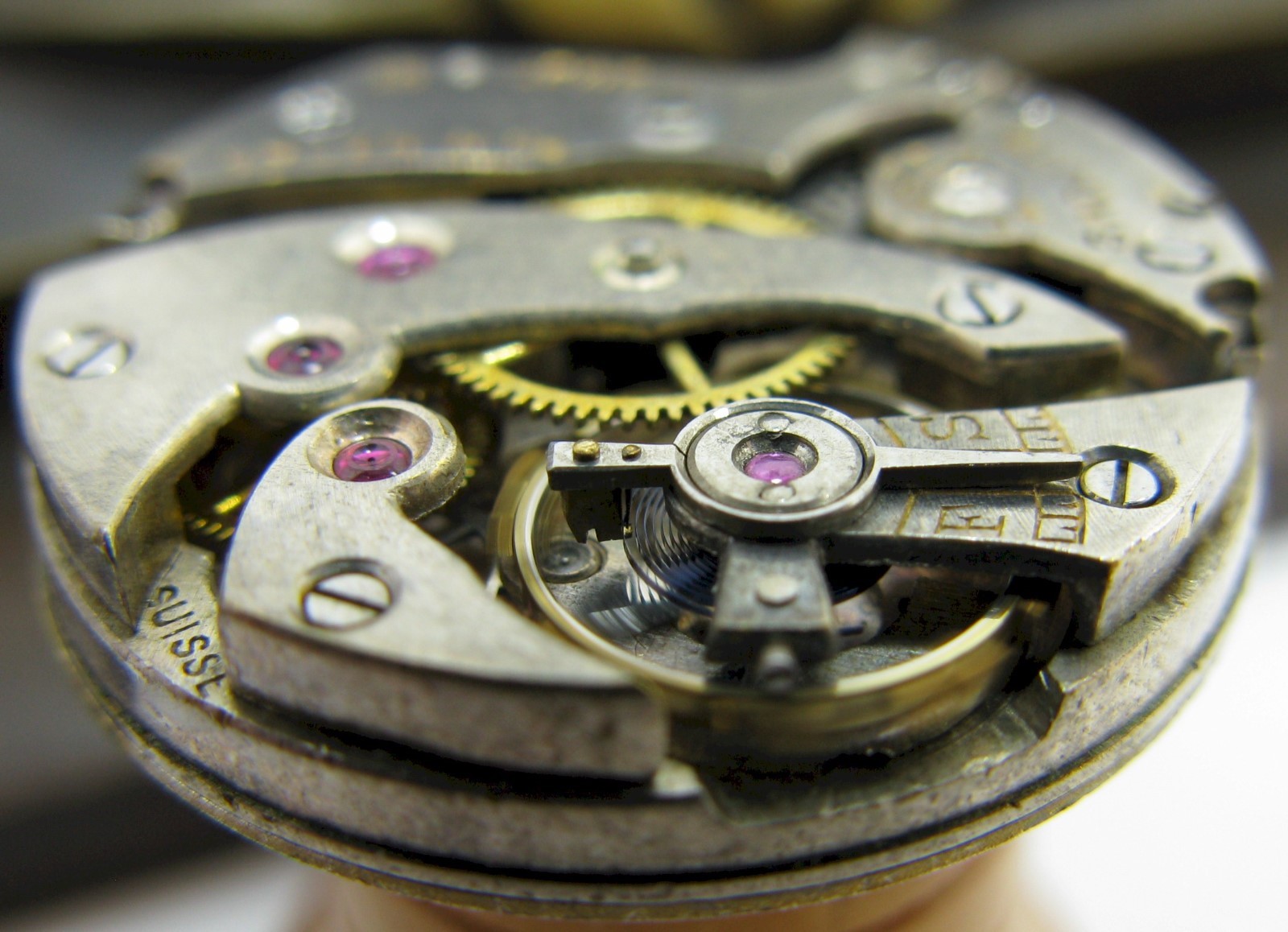 early Gruen round watch movement 15 j. adj. for parts, diameter 22 mm