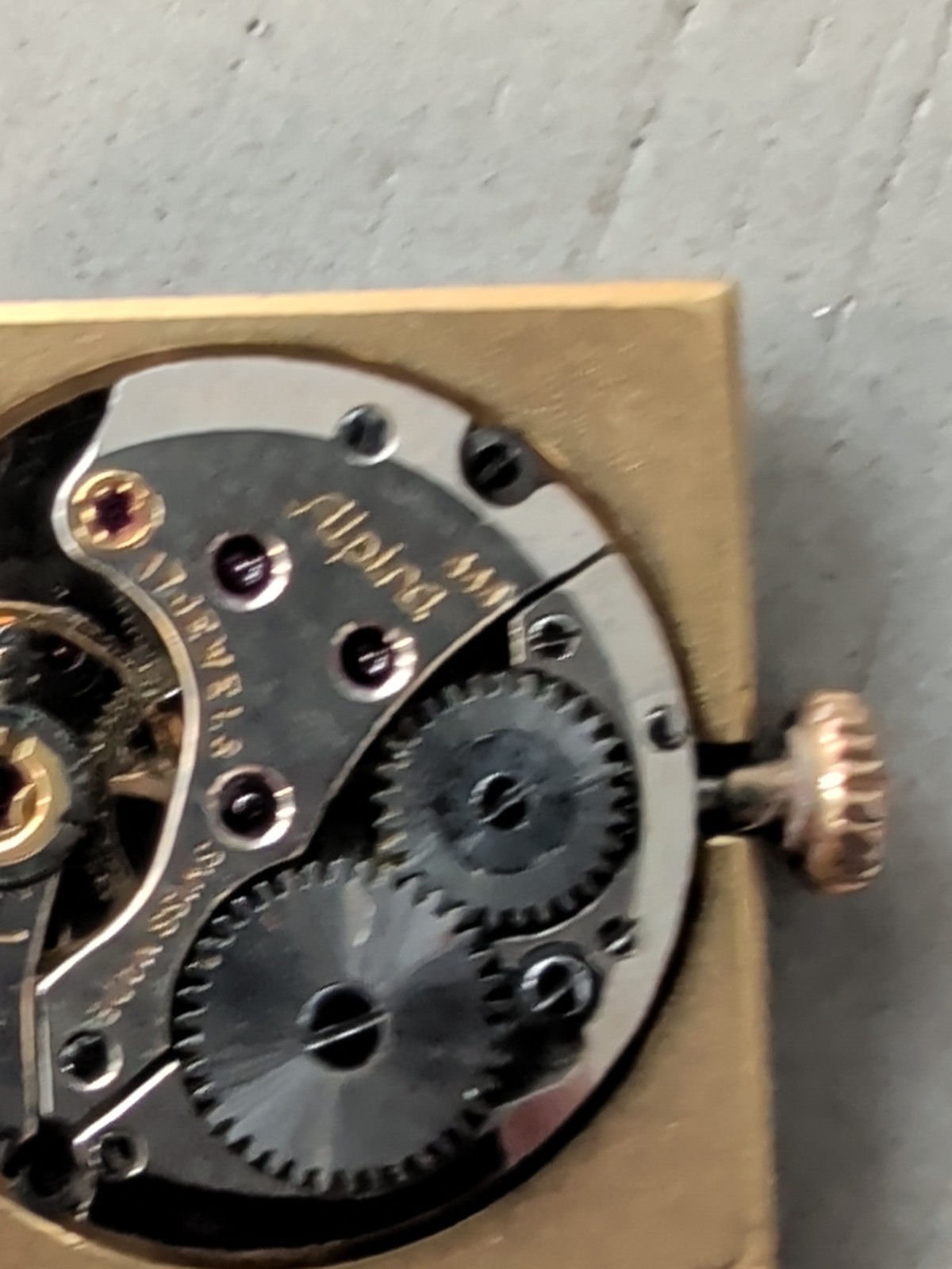 movement Alpina 556 17jewels with its dial Running For Parts