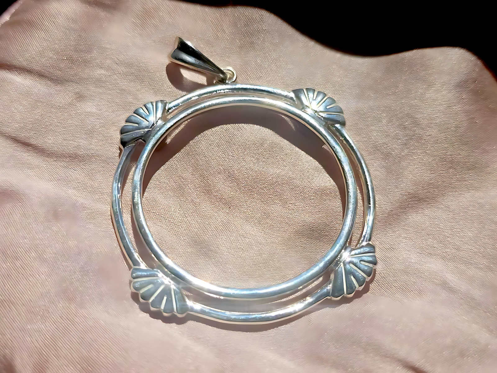 925 Sterling Silver Prong Back Clamshell Edge Bezel for 34mm Mexican 1 Peso