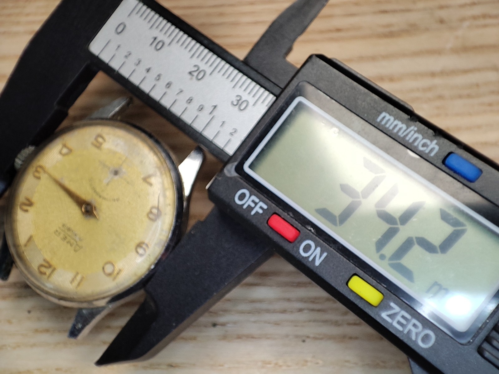 Unitas UT 6325 Watch movement amer – 32.5 mm – for parts and spares
