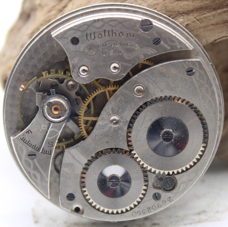 1928 WALTHAM POCKET WATCH MOVEMENT 26902350 GRADE 210 12s 7j (ED)