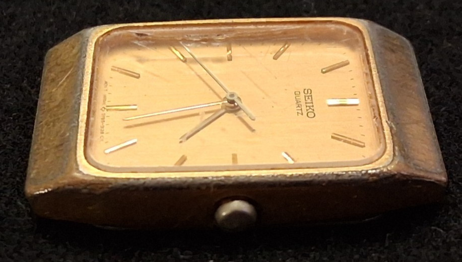 SEIKO QUARTZ TANK VINTAGE WATCH MOVEMENT DIAL PIECE BROKEN FOR PARTS OR REPAIR