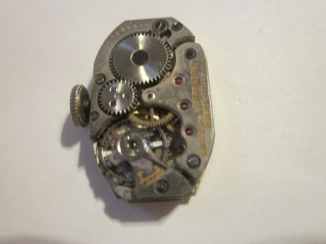 1920’S GRUEN GUILD SWISS MADE 15 JEWELS WRIST WATCH MOVEMENT PARTS OR REPAIR