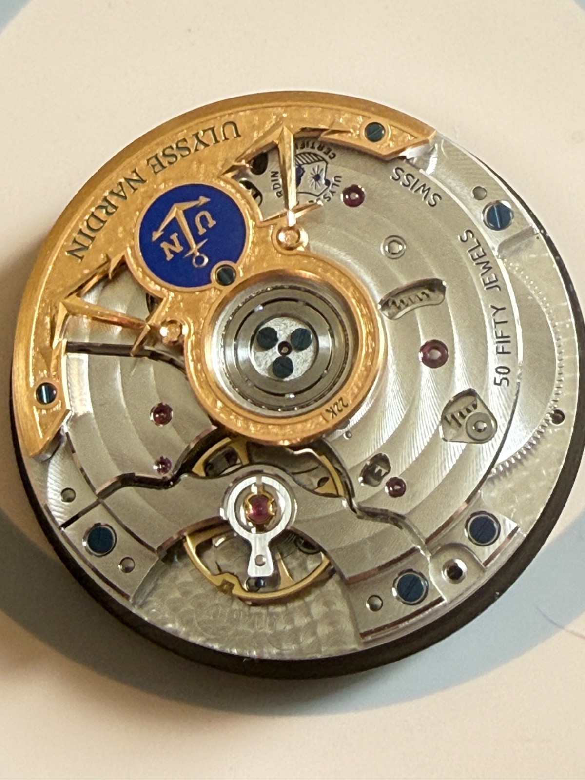 Ulysse Nardin caliber UN-118 Automatic 50 jewels 22k rotor working power reserve